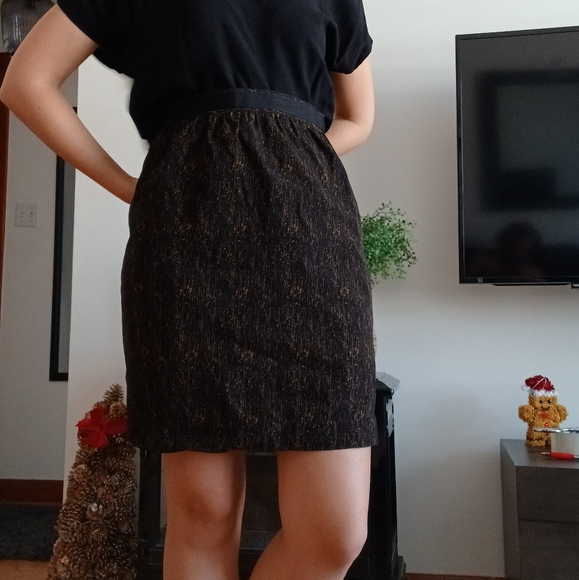 FREE w/$30 Purchase; Black & Orange Tulip Skirt - Picture 5 of 11